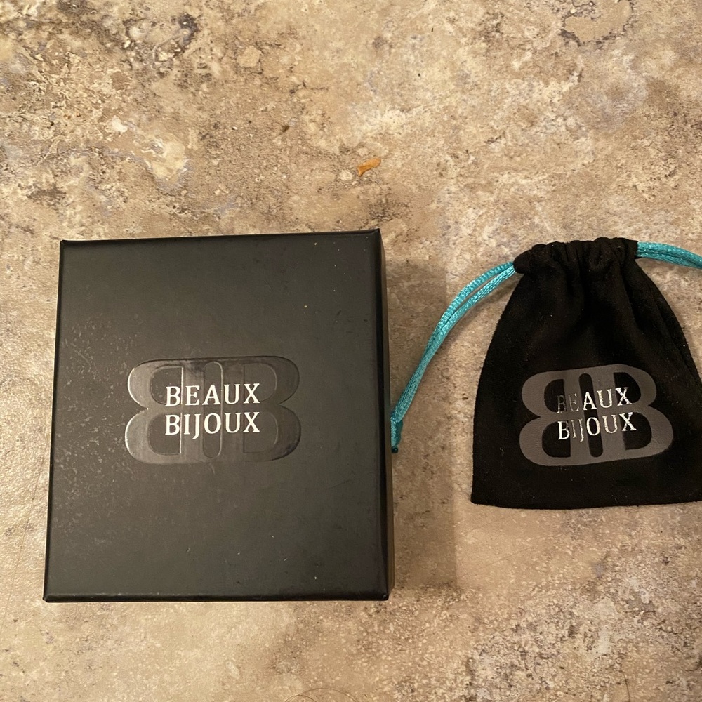 Beaux Bijoux Box and Jewelry Bag Pouch